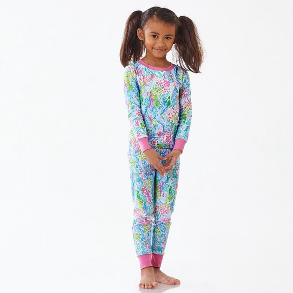Lilly Pulitzer Girls Mermaid Cove long sleeved pajama set, size 6.